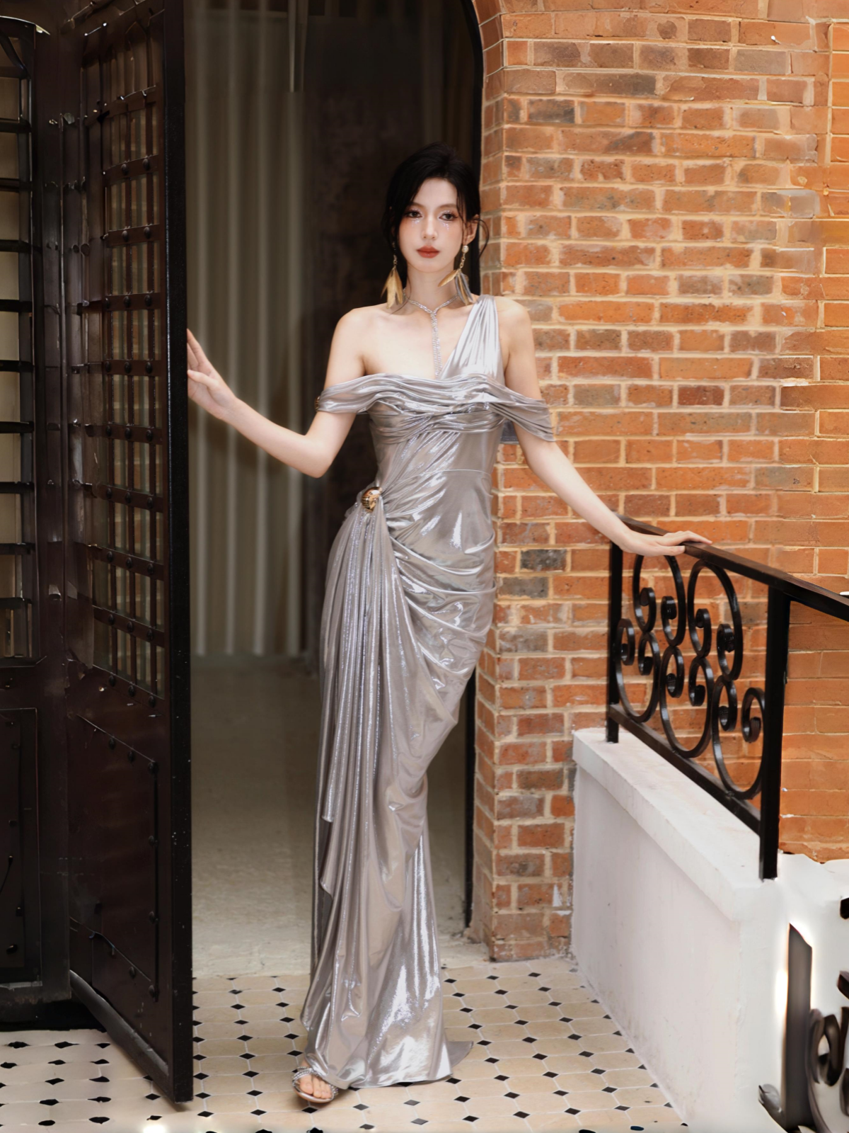 Dollytang Ares One-shoulder Asymmetric Metallic Maxi Dress